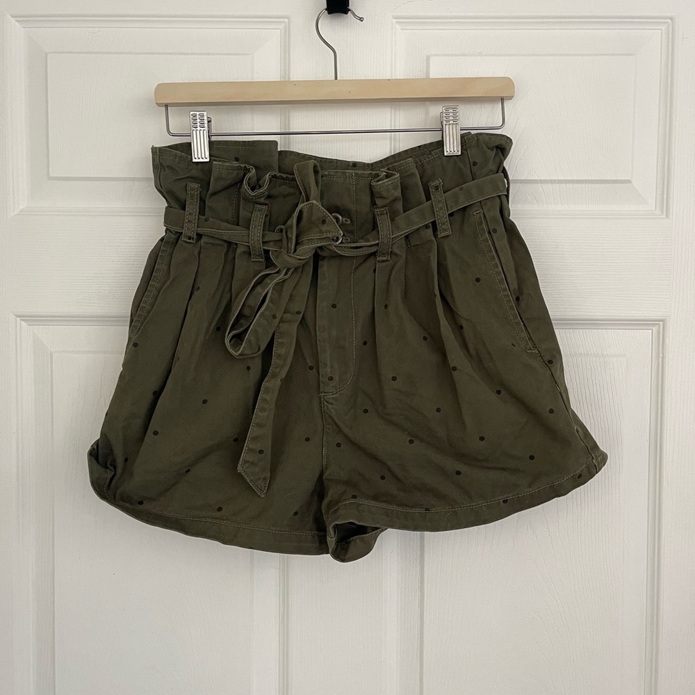 High-waisted polka dot shorts